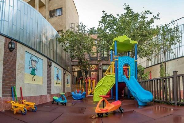 تاسیس مهد کودک