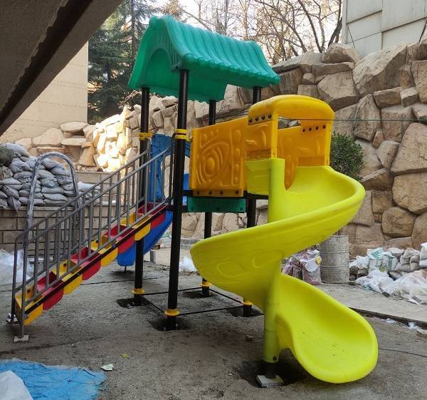 سرسره پارکی مجتمع روما رزیدنس